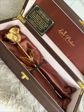 Love Picker 24K Gold-Plated Rose in Gift Box - Gold